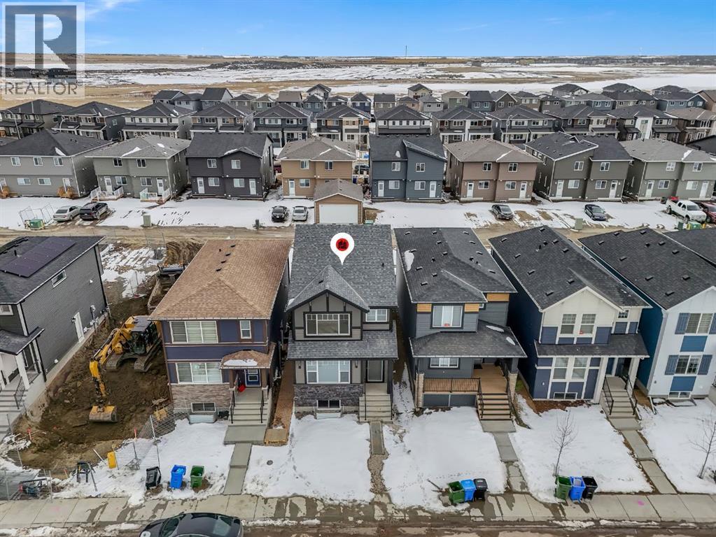 106 Corner Glen Grove NE - Image 2
