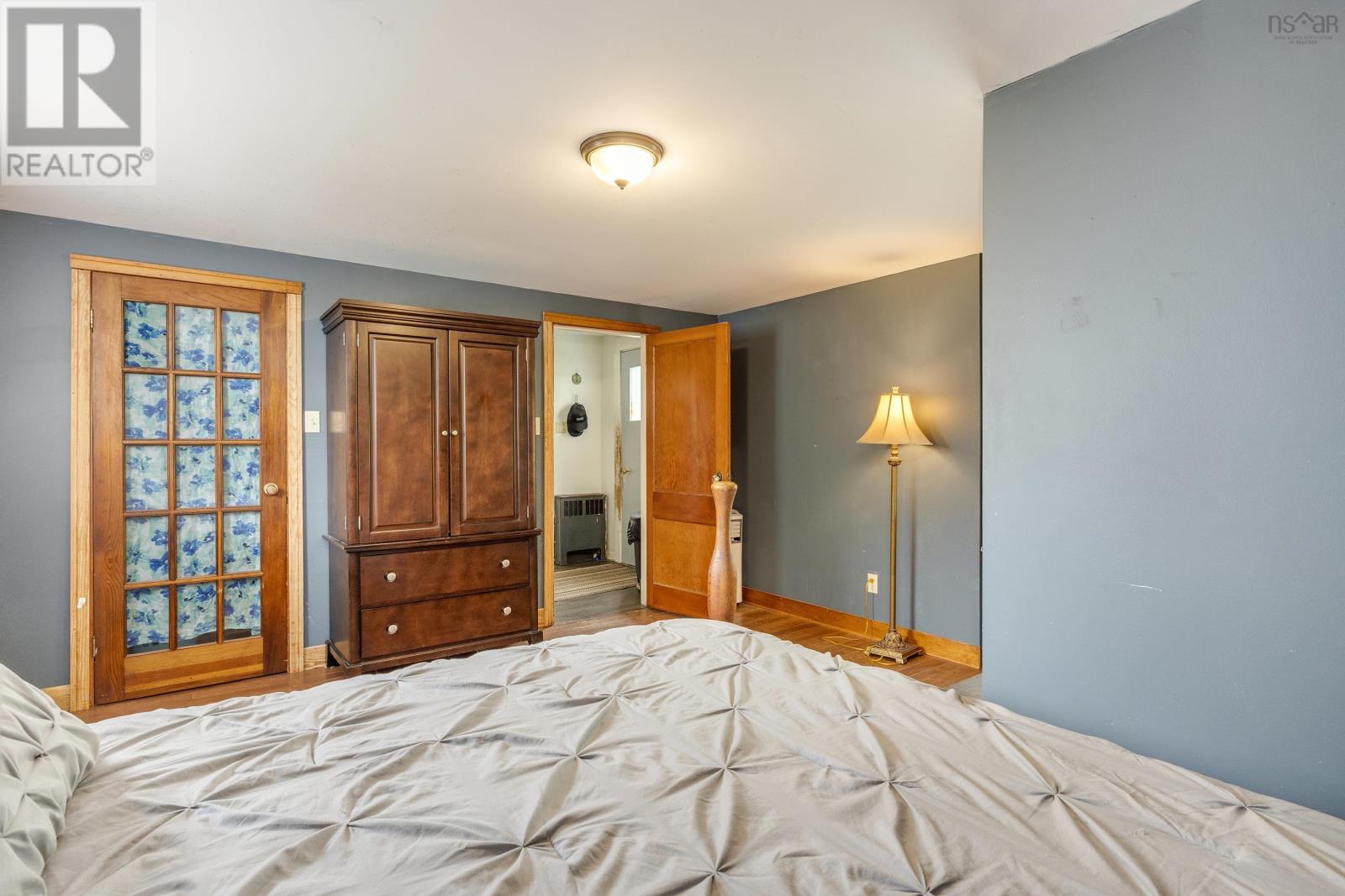 335 Granville Street Street - 16