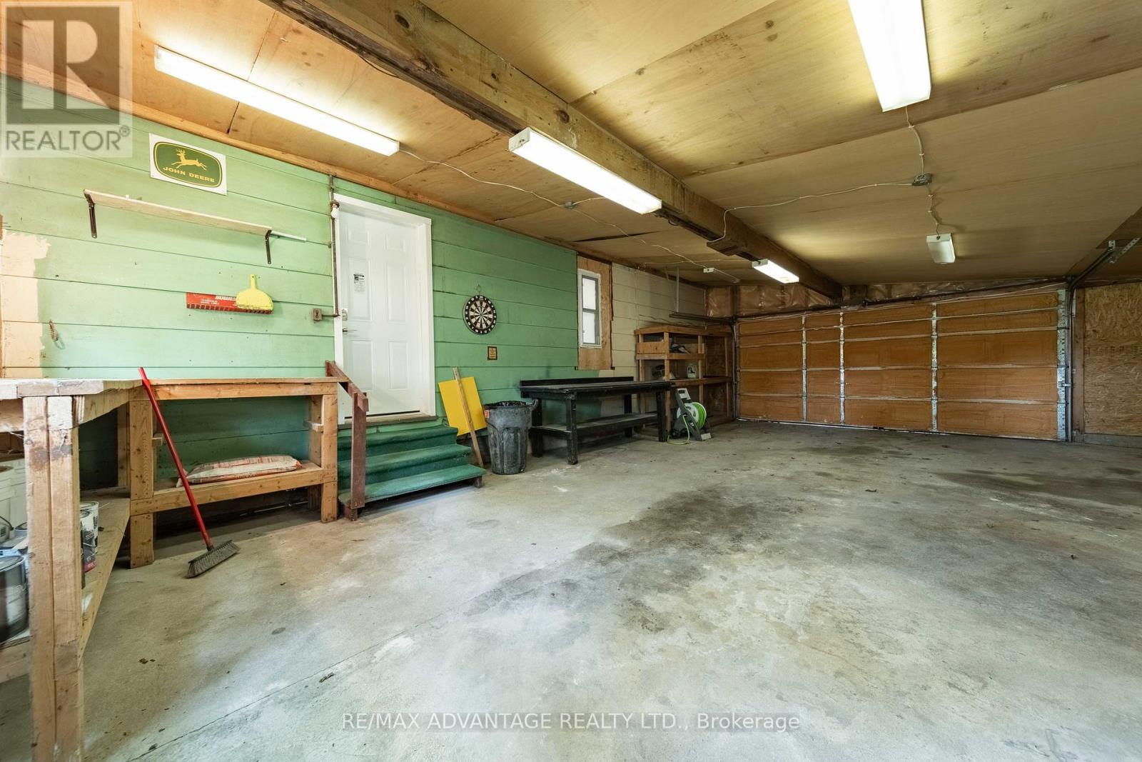 209 VICTORIA STREET - 38