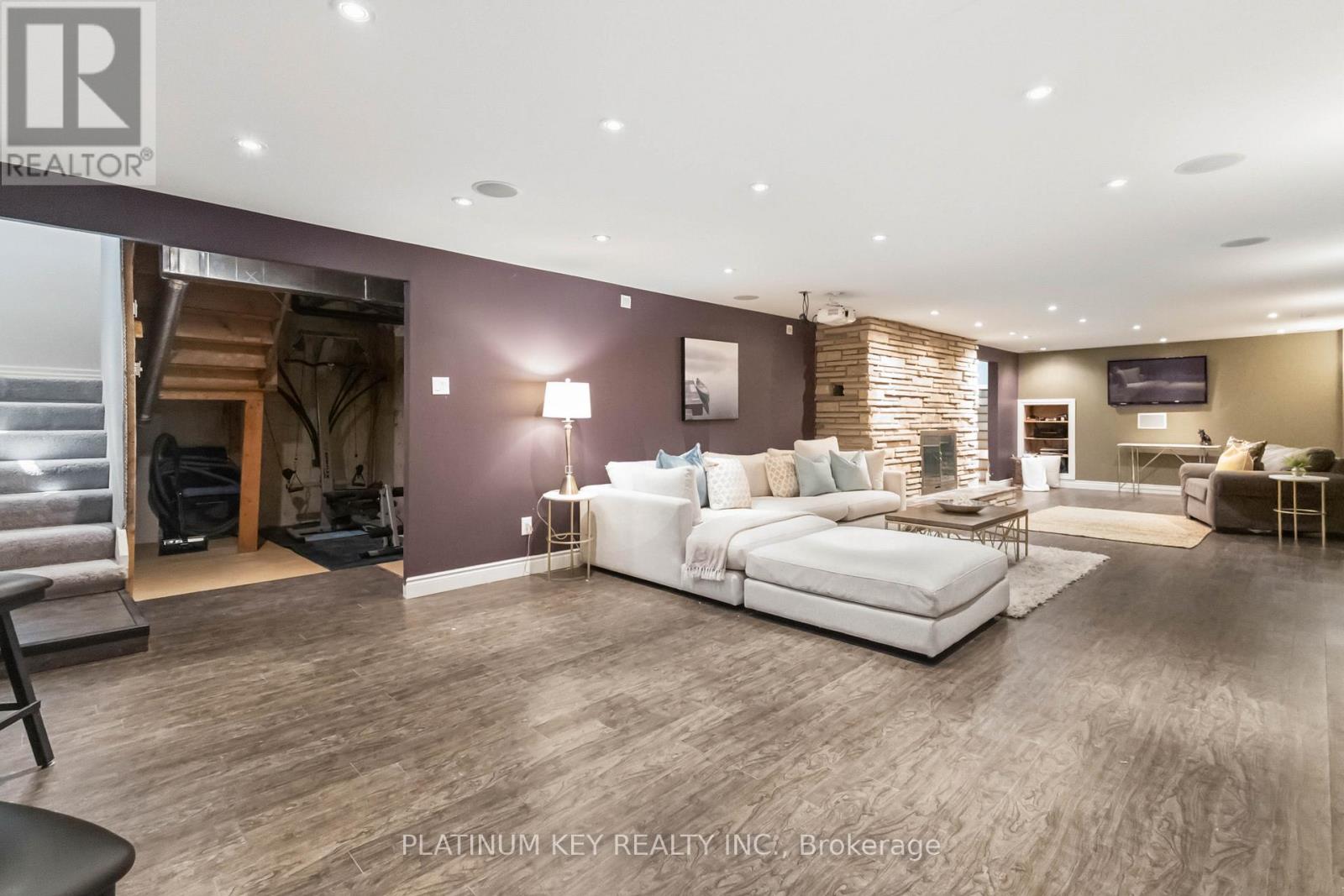 1571 MCCLURE DRIVE - 29