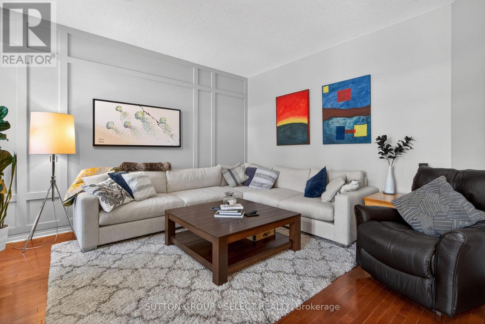 290 CHAMBERS COURT - 14