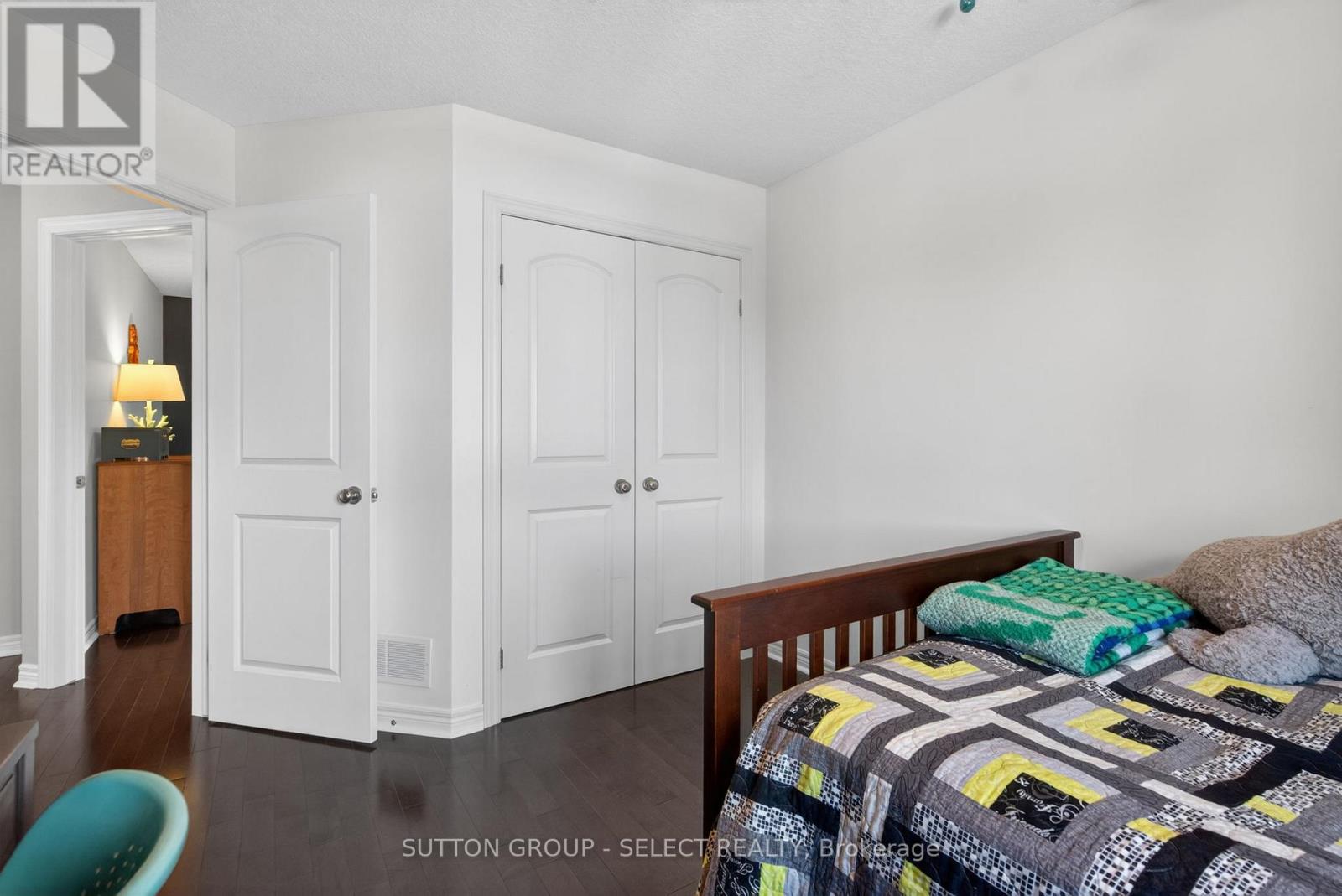 290 CHAMBERS COURT - 26