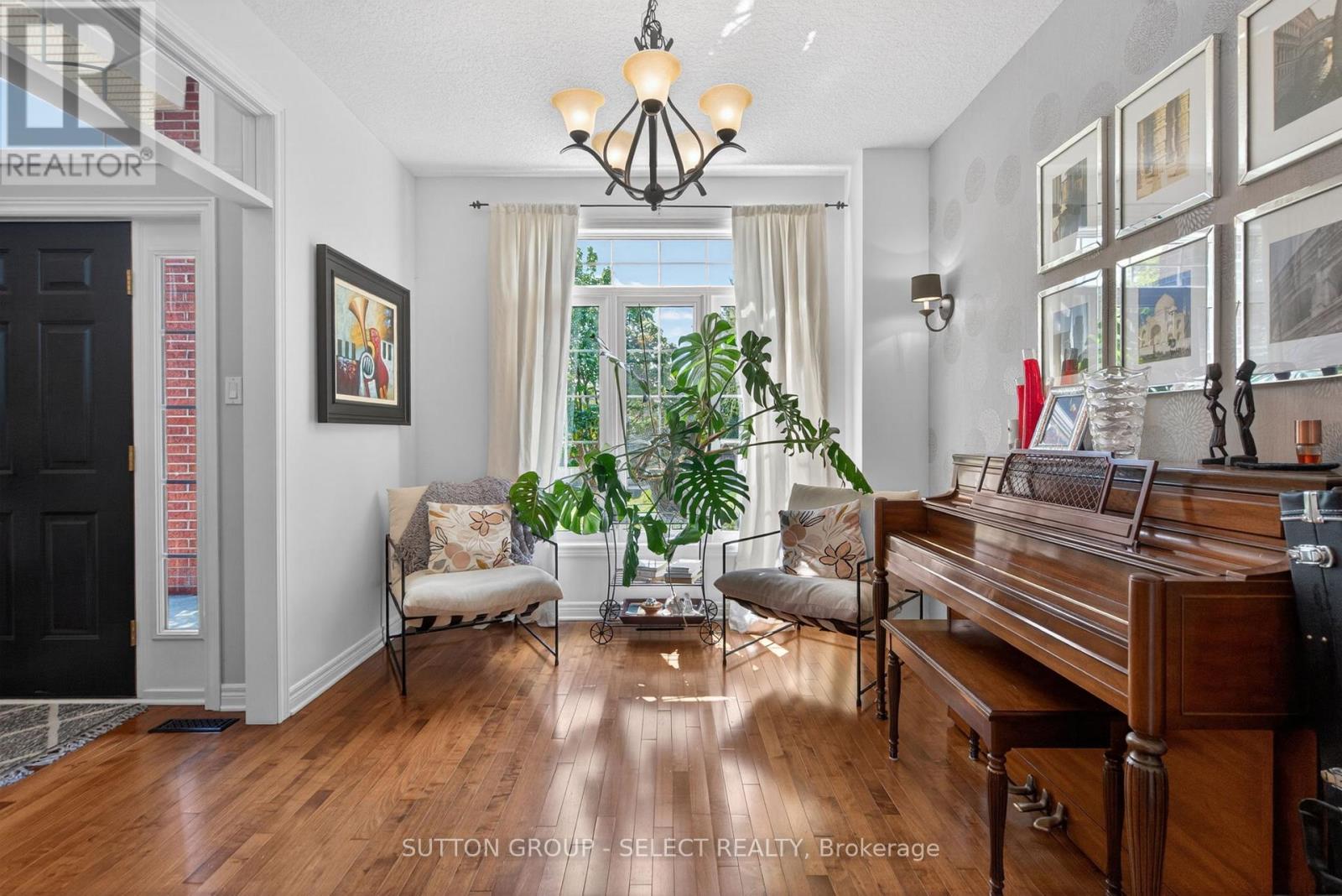 290 CHAMBERS COURT - 7