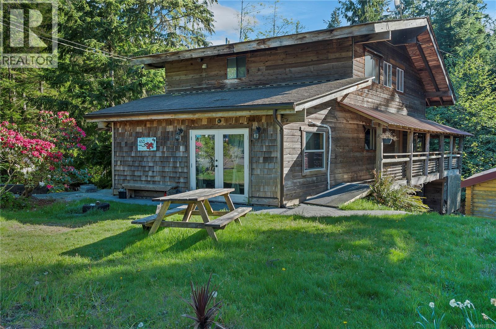 653 Green Rd - 1