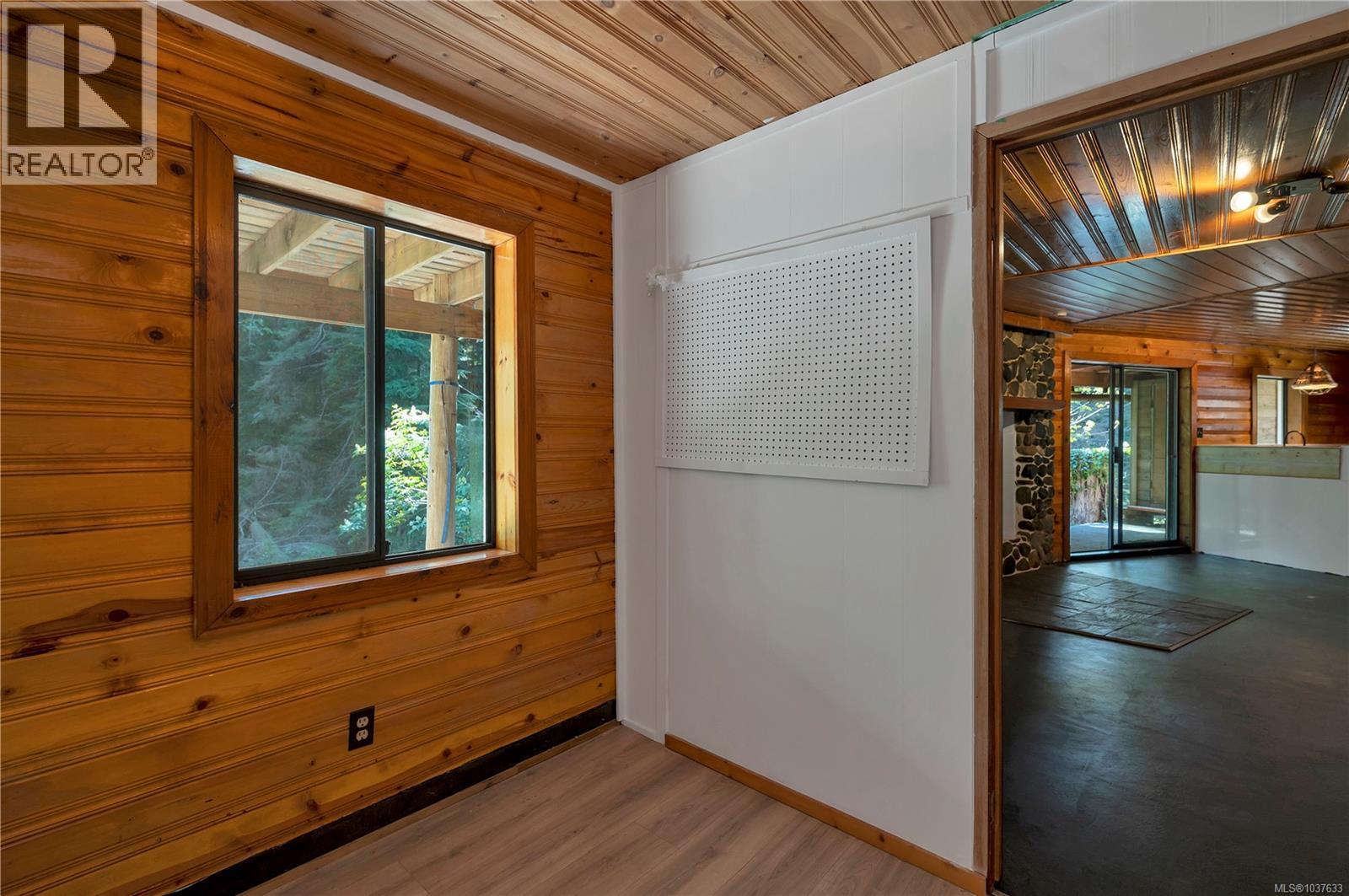 653 Green Rd - 16