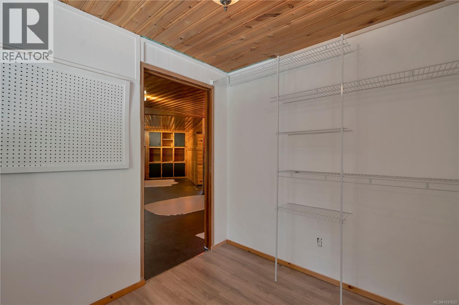 653 Green Rd - 17