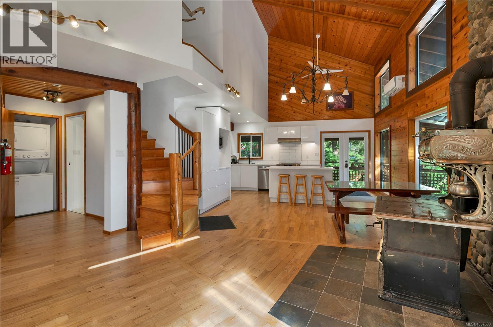 653 Green Rd - 2