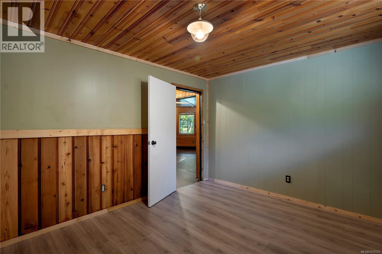 653 Green Rd - 21