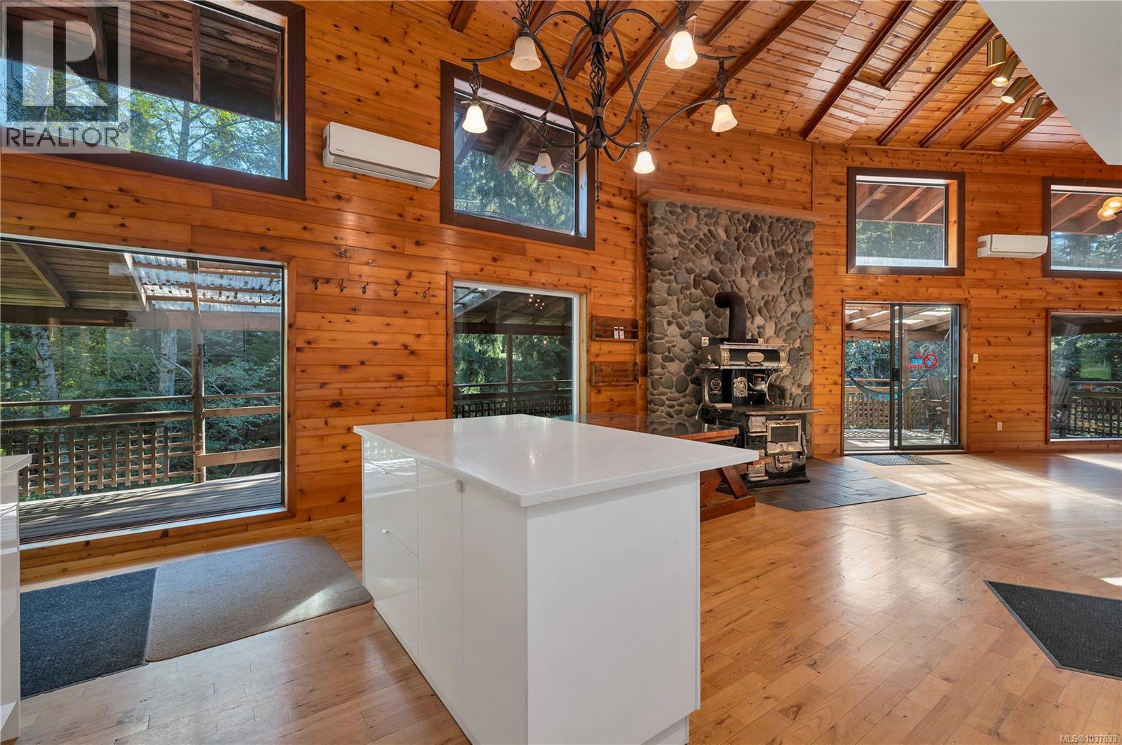 653 Green Rd - 3