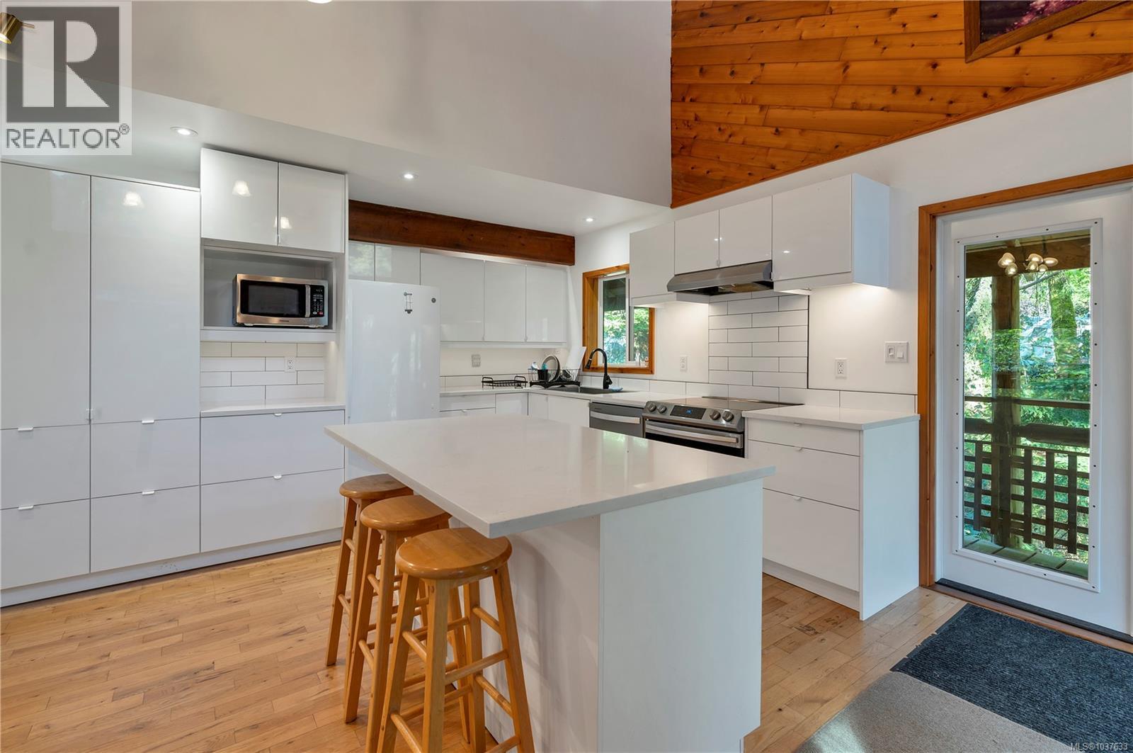 653 Green Rd - 32