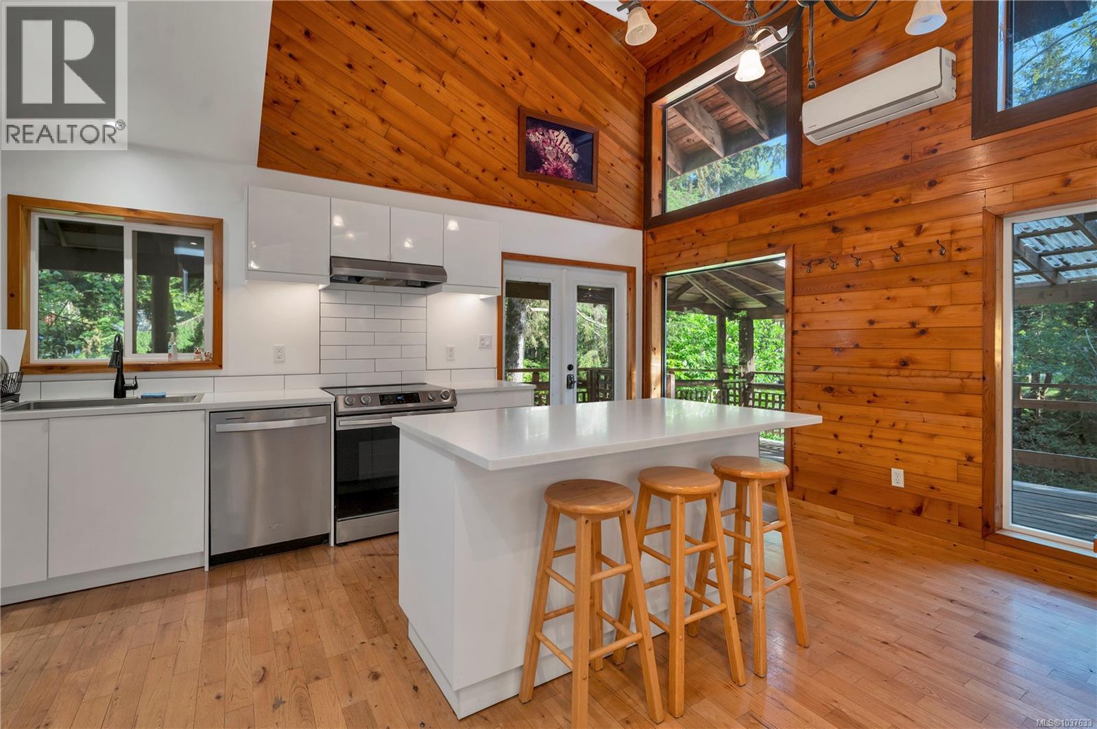 653 Green Rd - 33