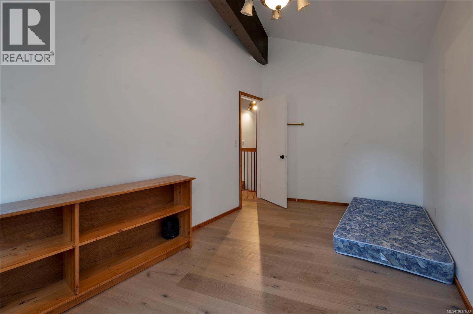 653 Green Rd - 47