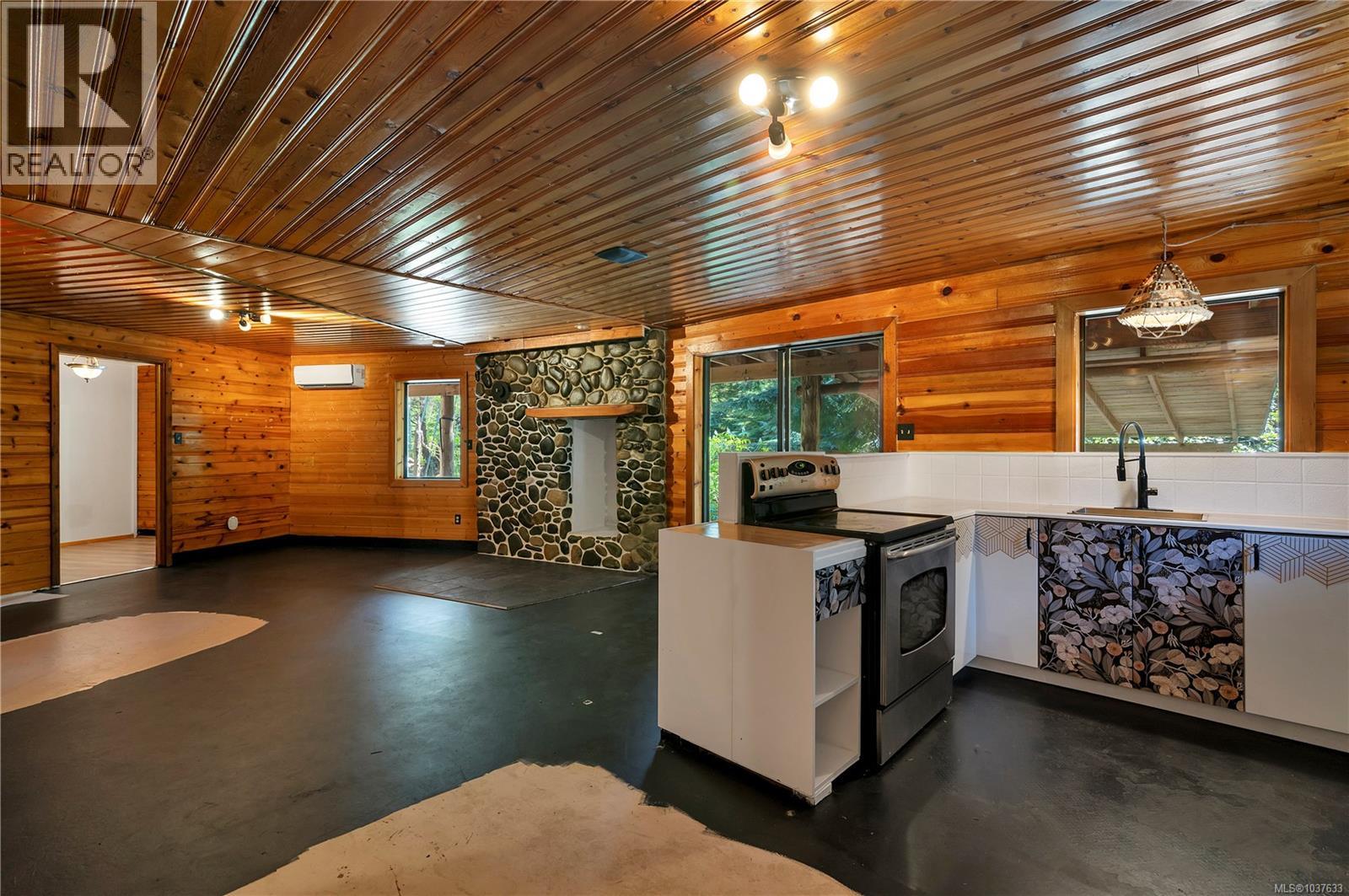 653 Green Rd - 5