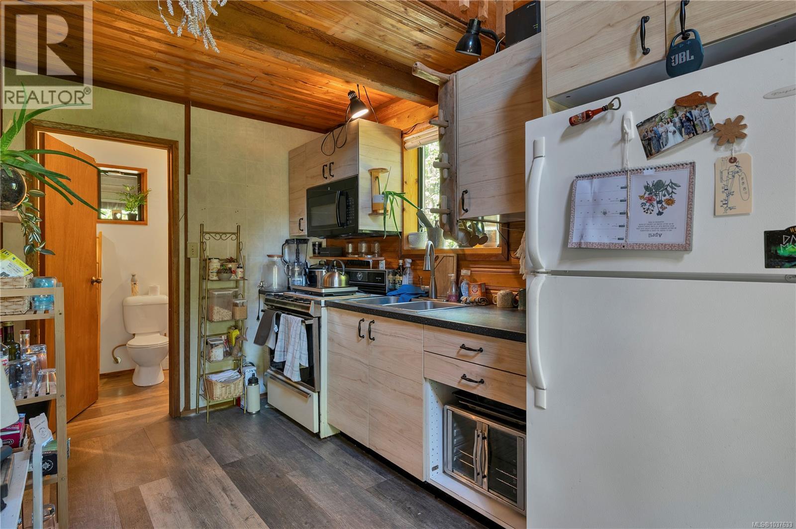 653 Green Rd - 52