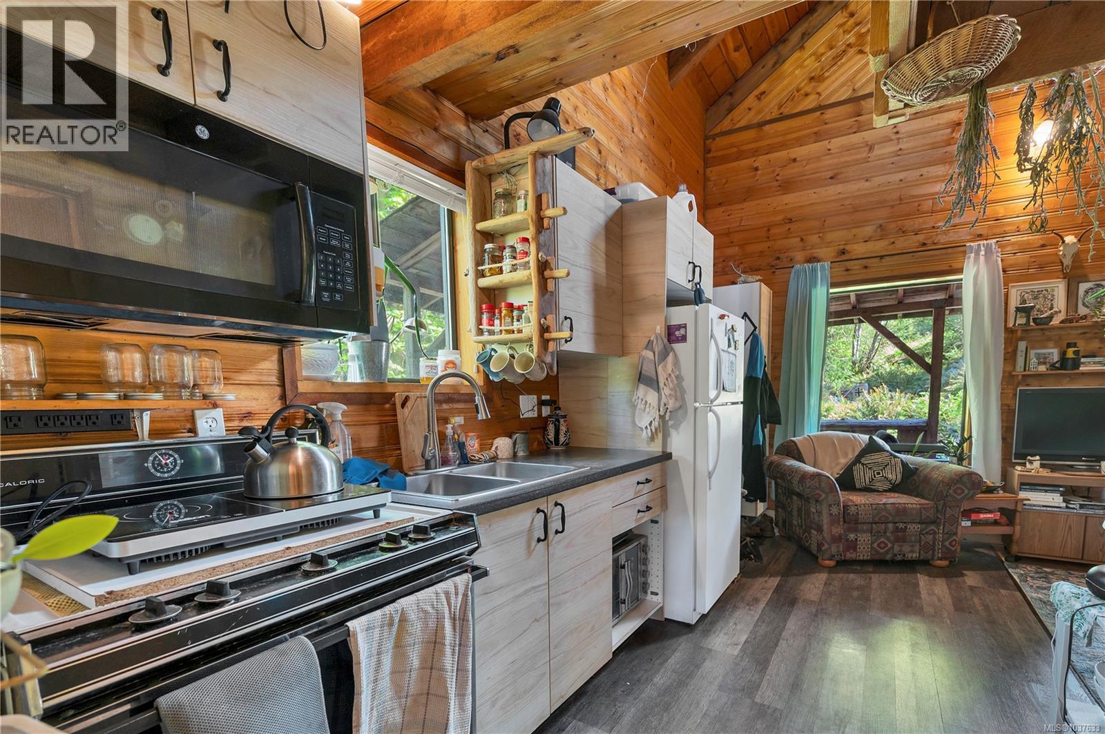 653 Green Rd - 54