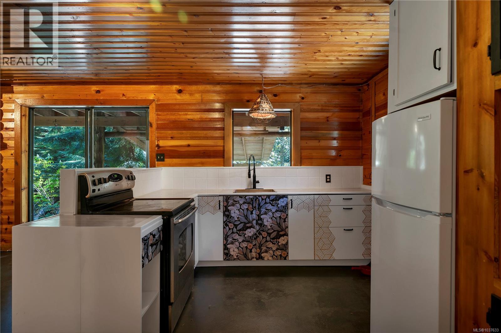 653 Green Rd - 7