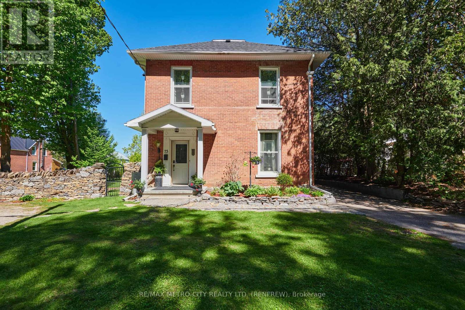 75 DIVISION STREET N - 3