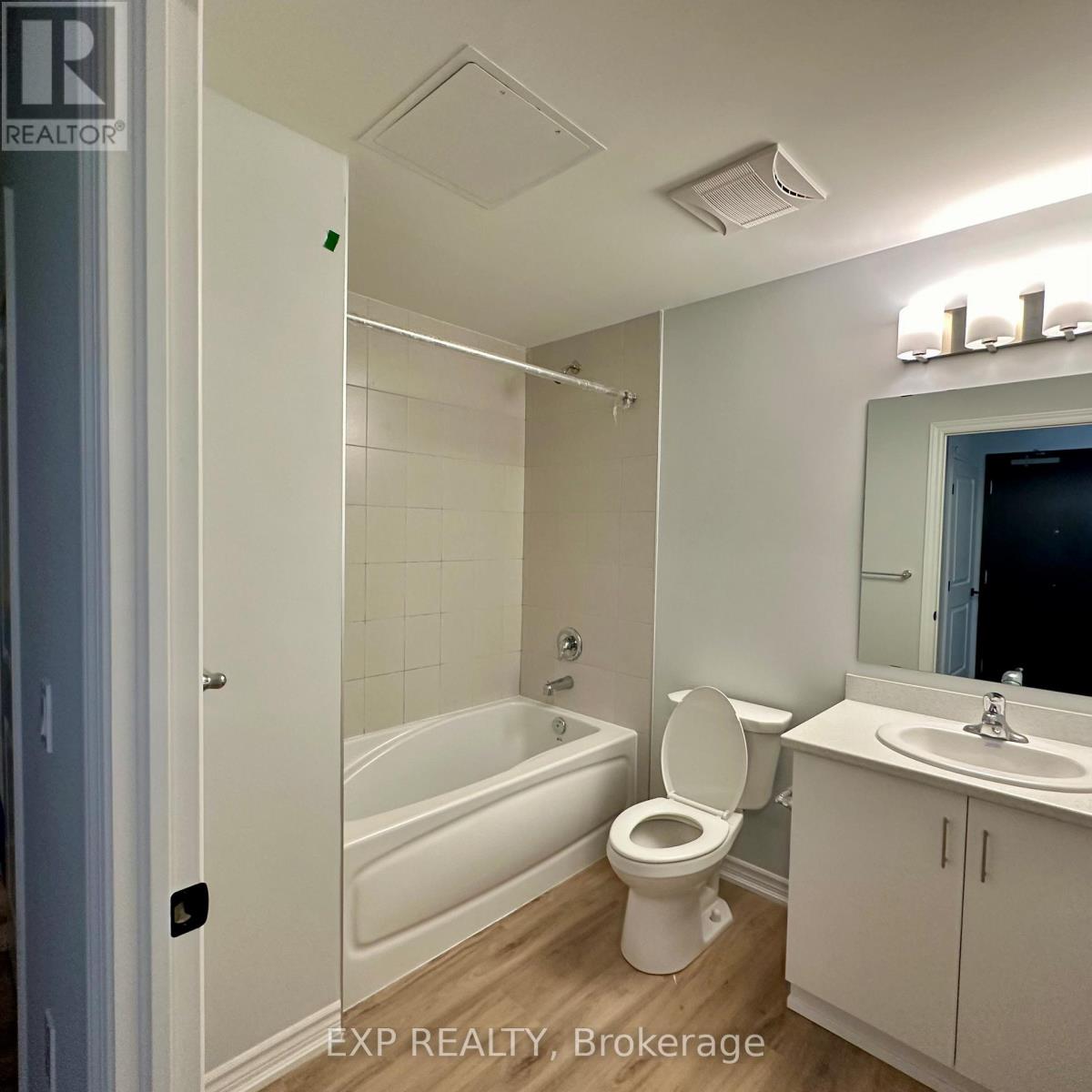 #604 1350 HEMLOCK ROAD - 20