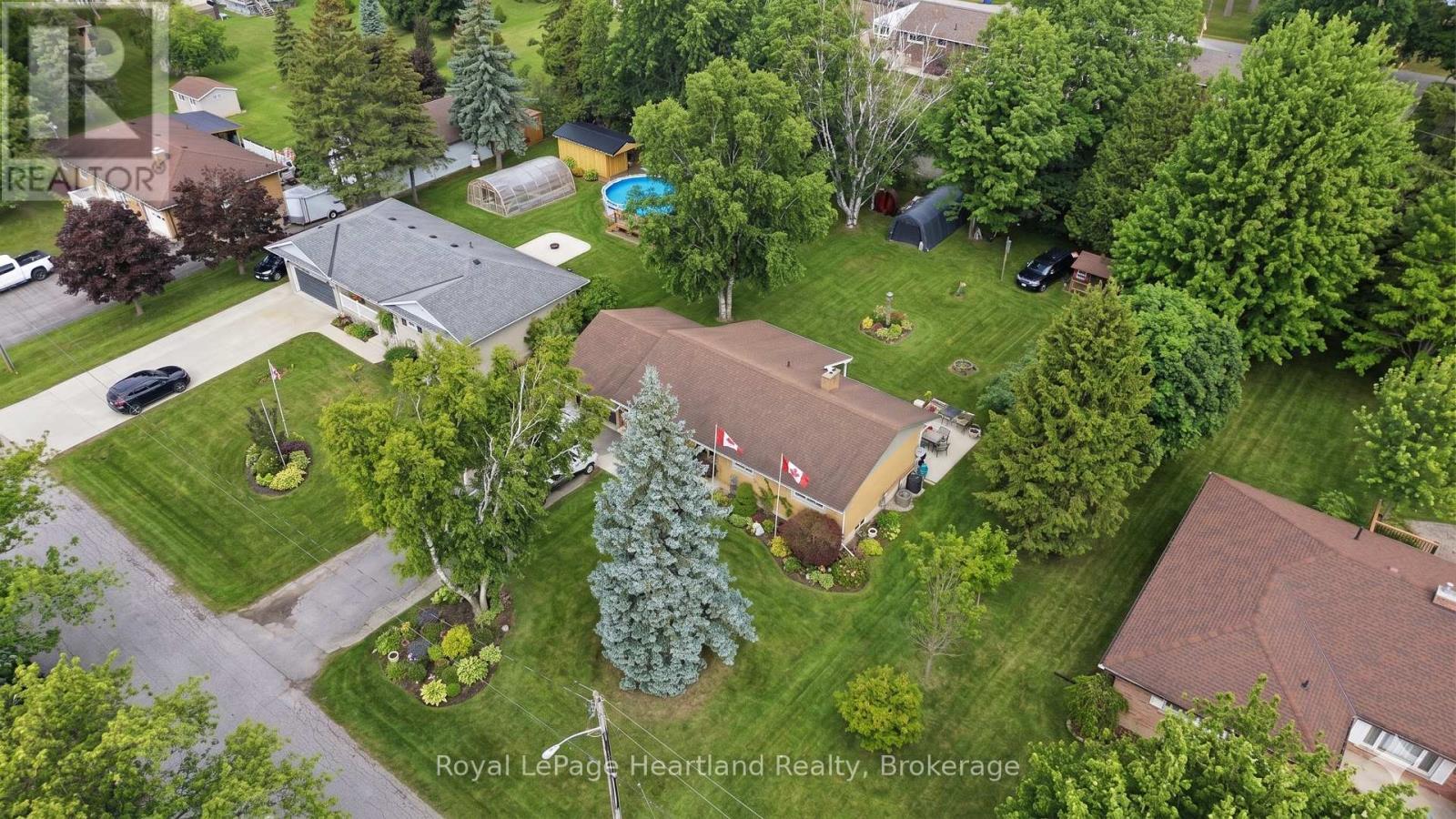 292 WELLINGTON STREET - 1