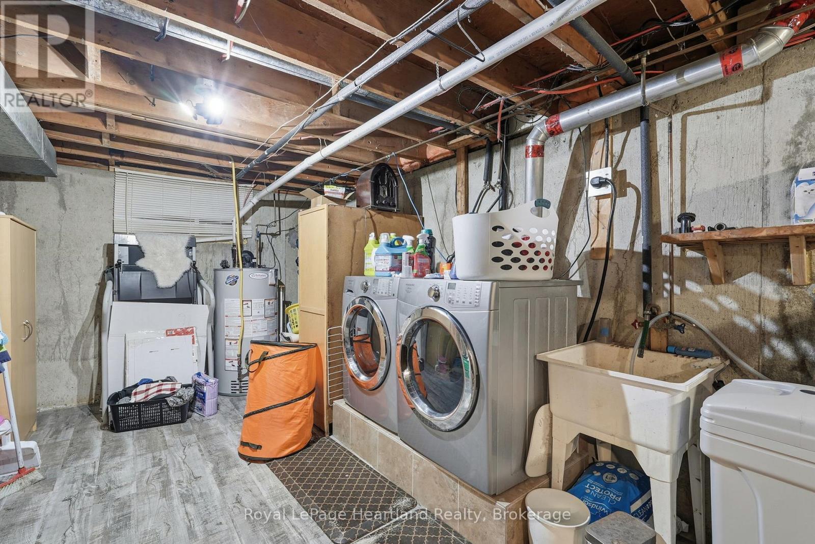 292 WELLINGTON STREET - 24