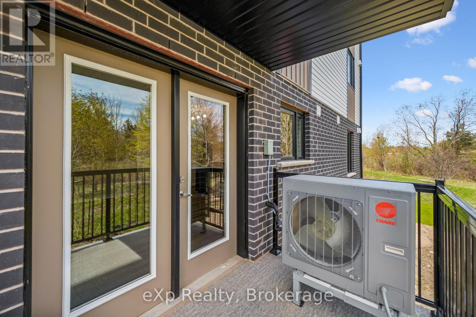 #10 465 GARAFRAXA STREET W - 10