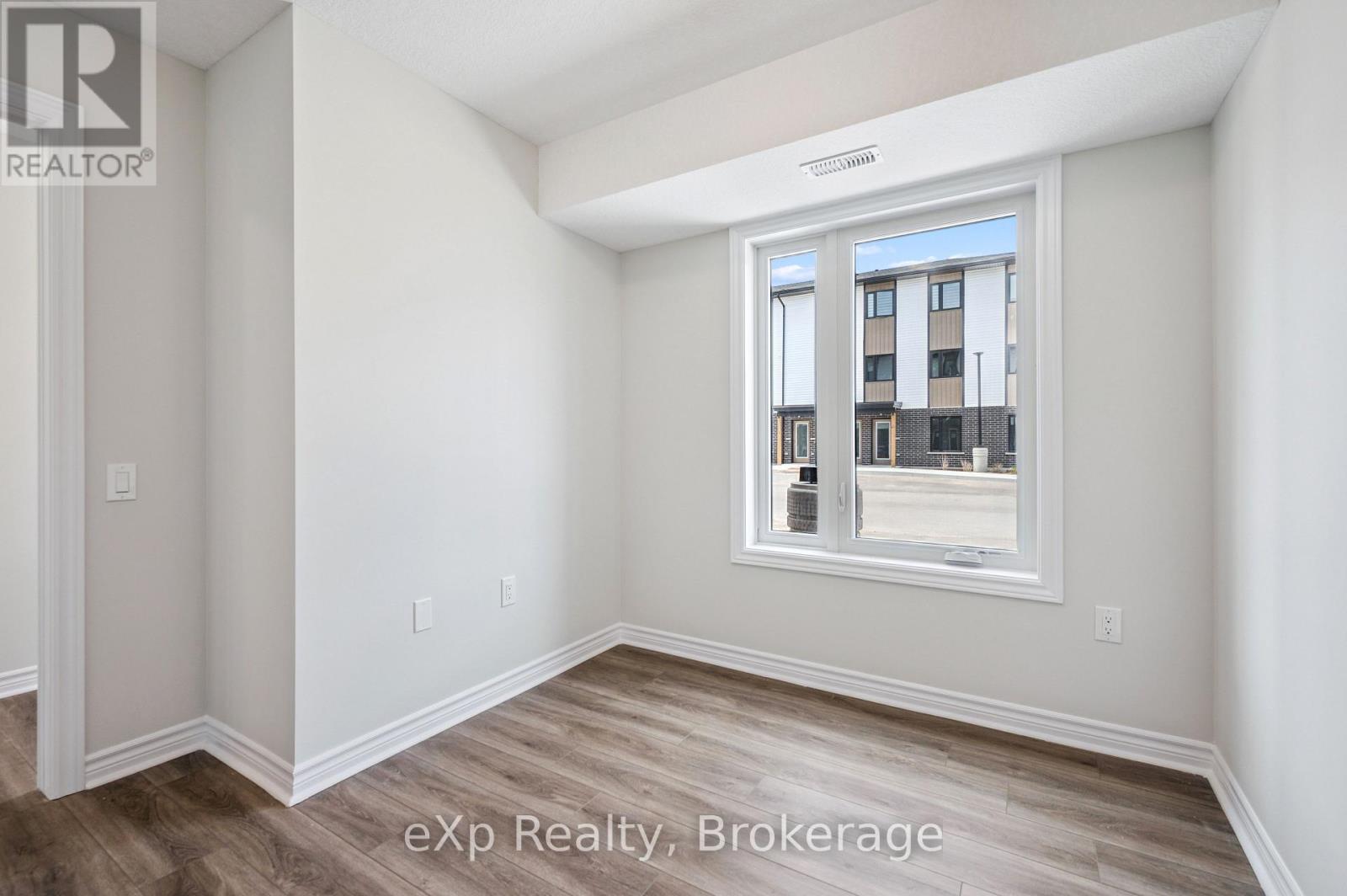 #10 465 GARAFRAXA STREET W - 15