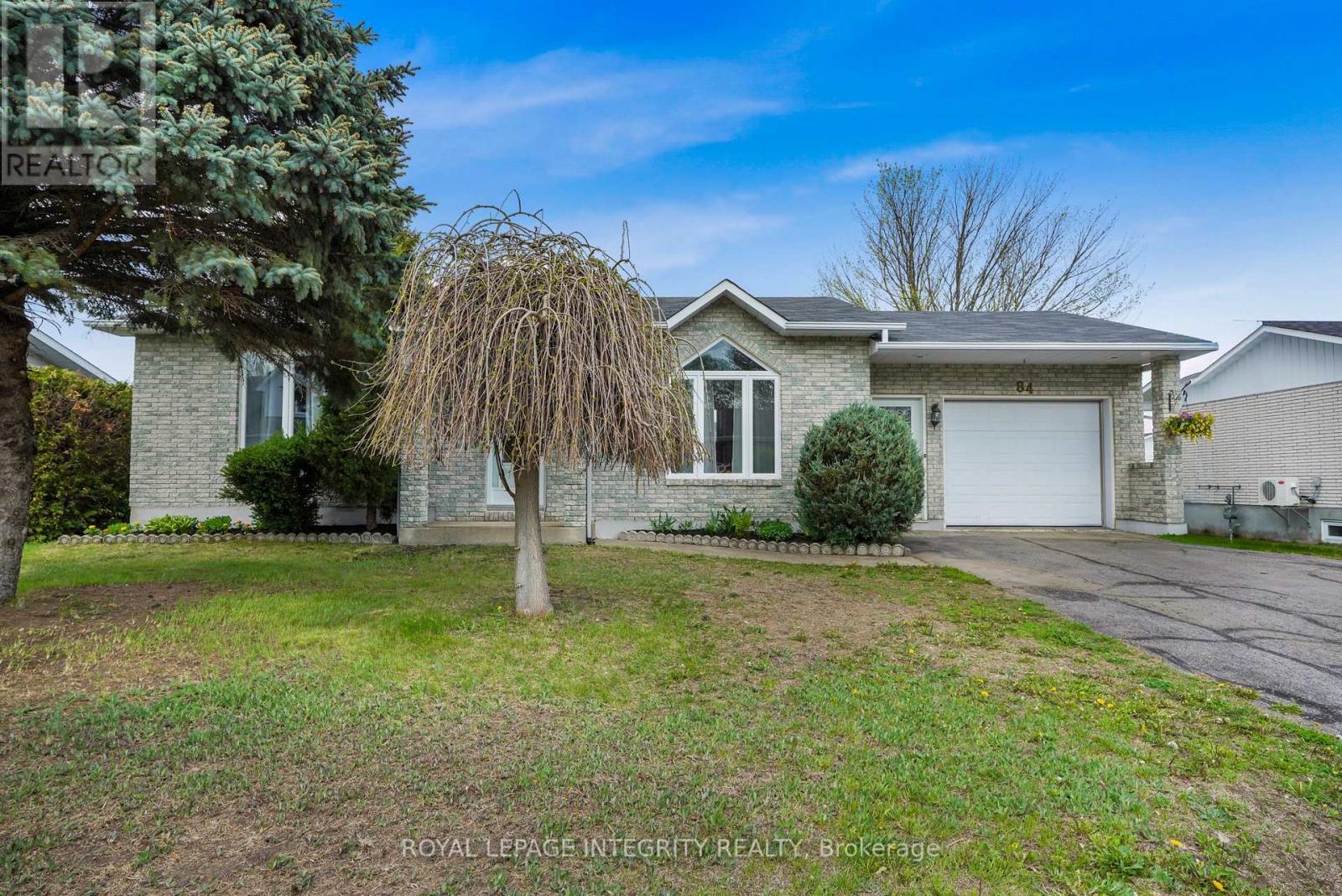 84 LALANDE CRESCENT - 2