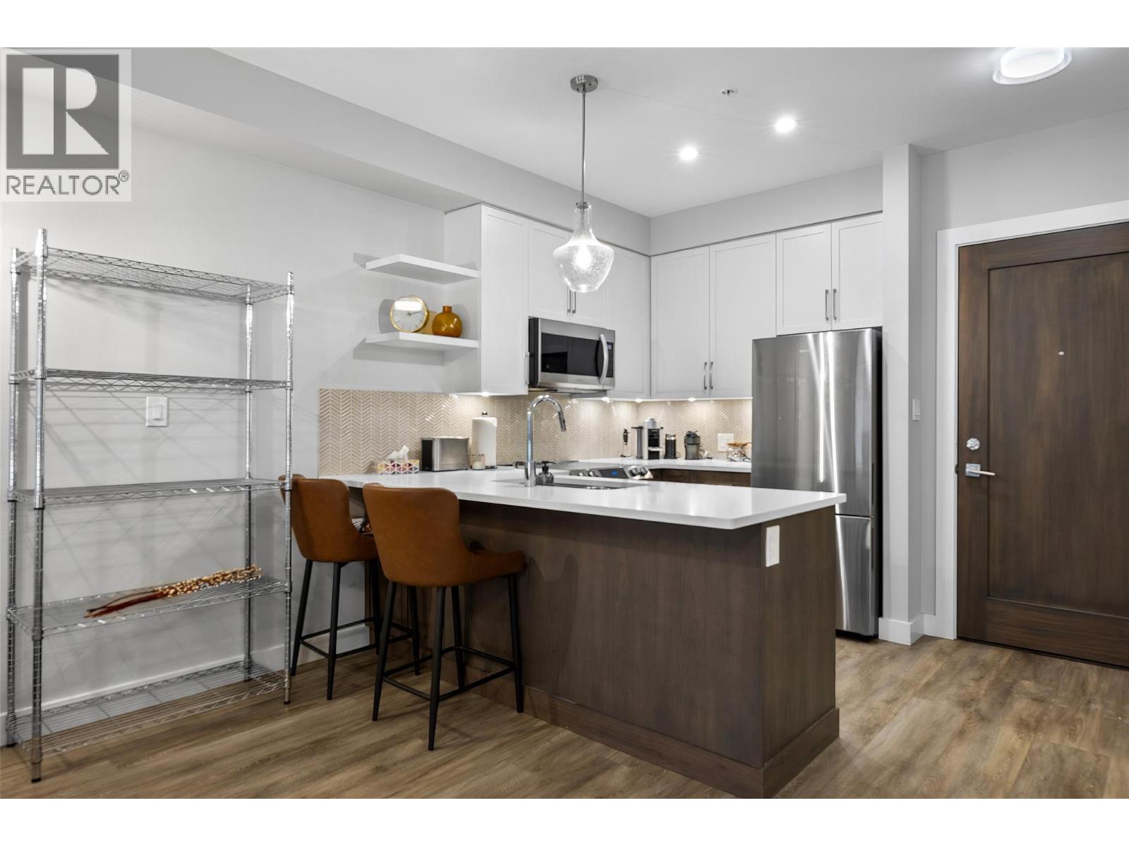 #105 875 University Drive - Image 3