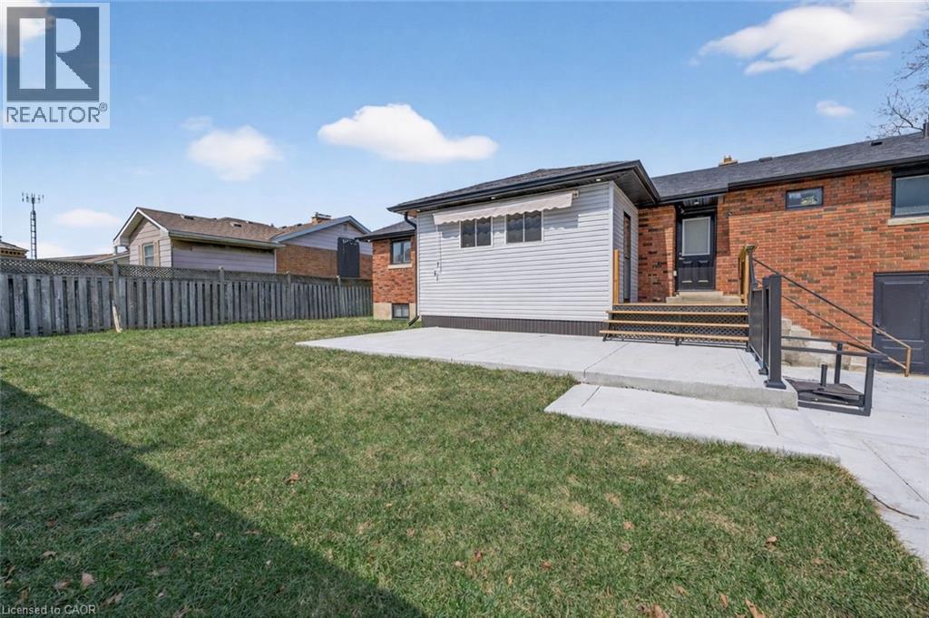22 HAZELWOOD Avenue - 30