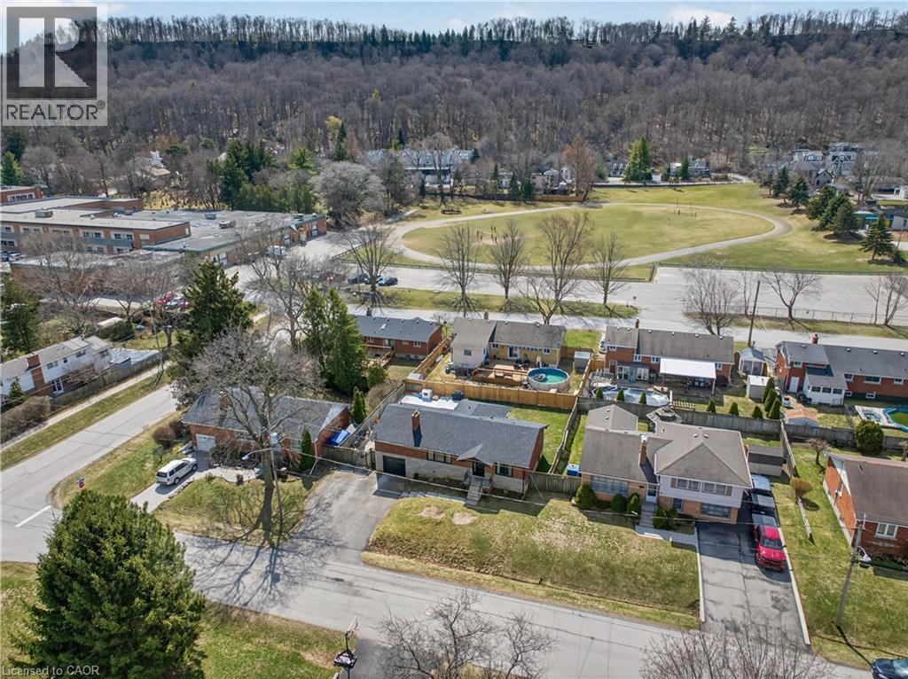 22 HAZELWOOD Avenue - 33