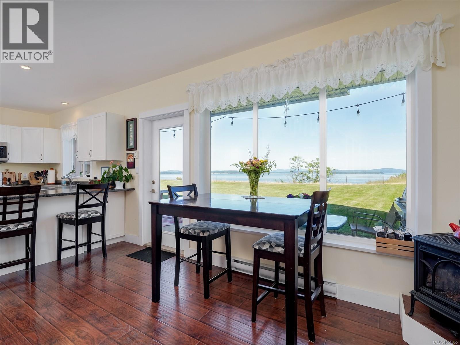 6 Bed, 4 Bath House for Sale in Central Saanich – 3191 Martindale Rd, Central Saanich - Image 12
