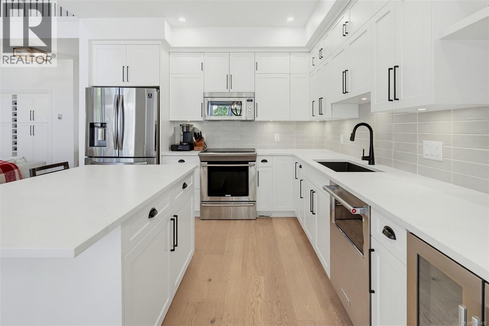 #103 945 Bear Mountain Pkwy - 12