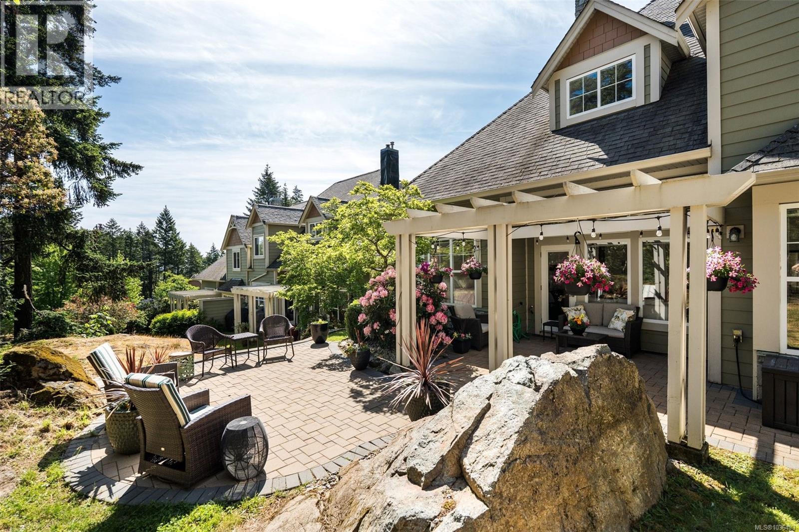 103 945 Bear Mountain Pkwy, Langford