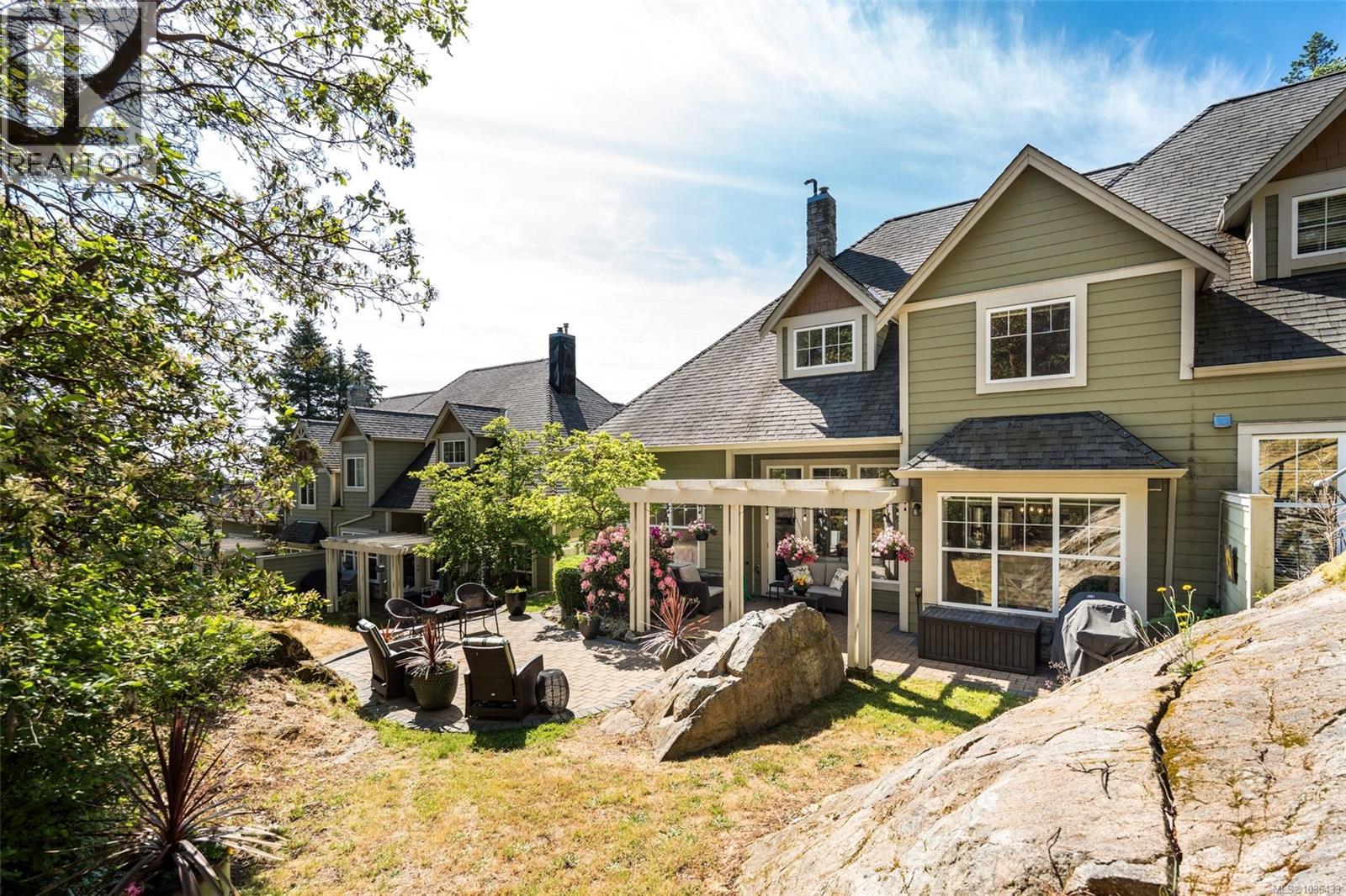 103 945 Bear Mountain Pkwy, Langford