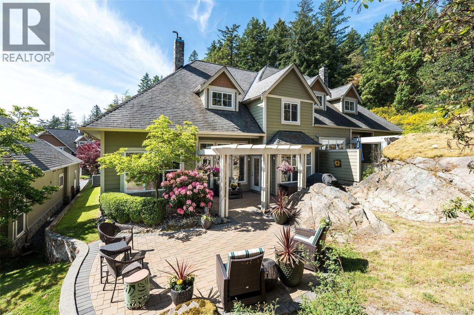 #103 945 Bear Mountain Pkwy - 33
