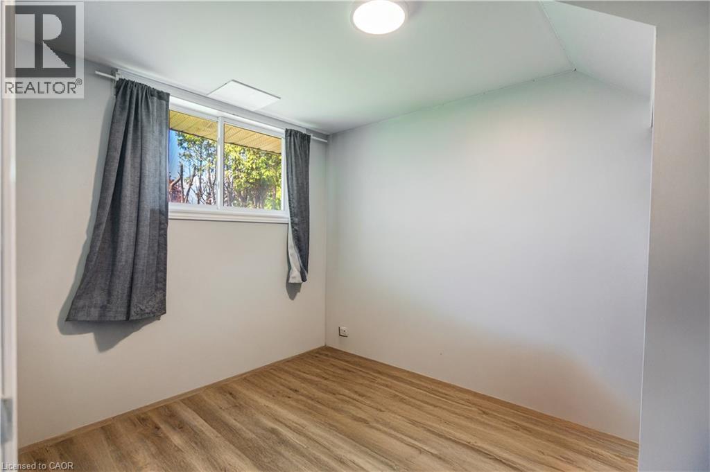 100 LAURIS Avenue - 17