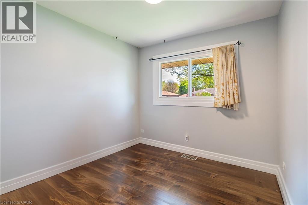 100 LAURIS Avenue - 11