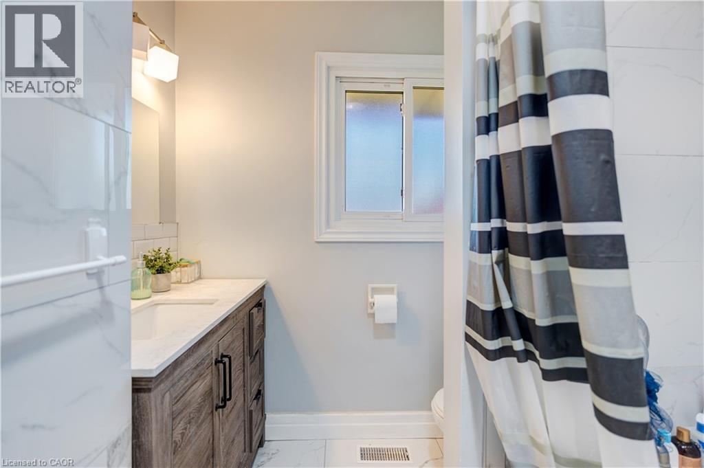 100 LAURIS Avenue - 8