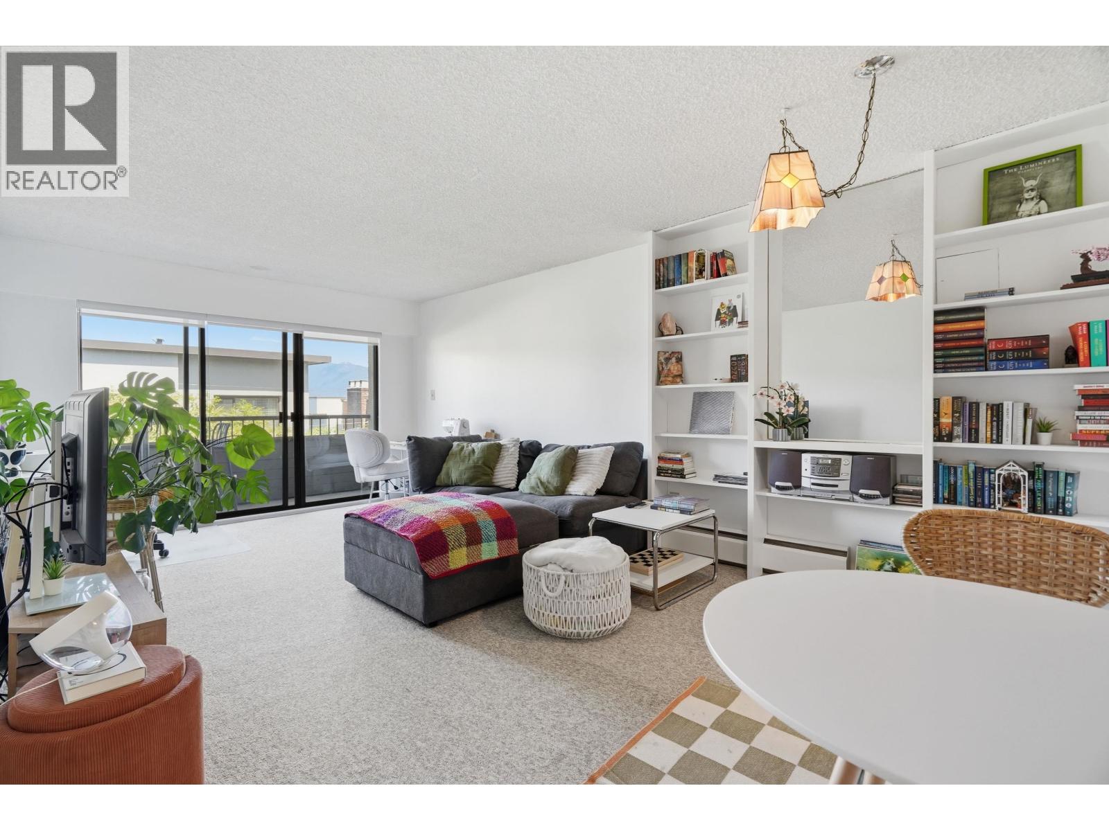305 2475 YORK Avenue - main photo