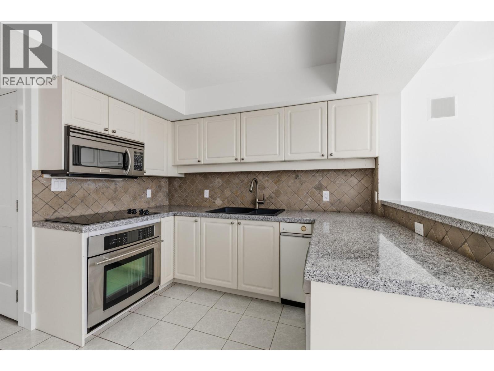 701 1160 Sunset Drive, Kelowna