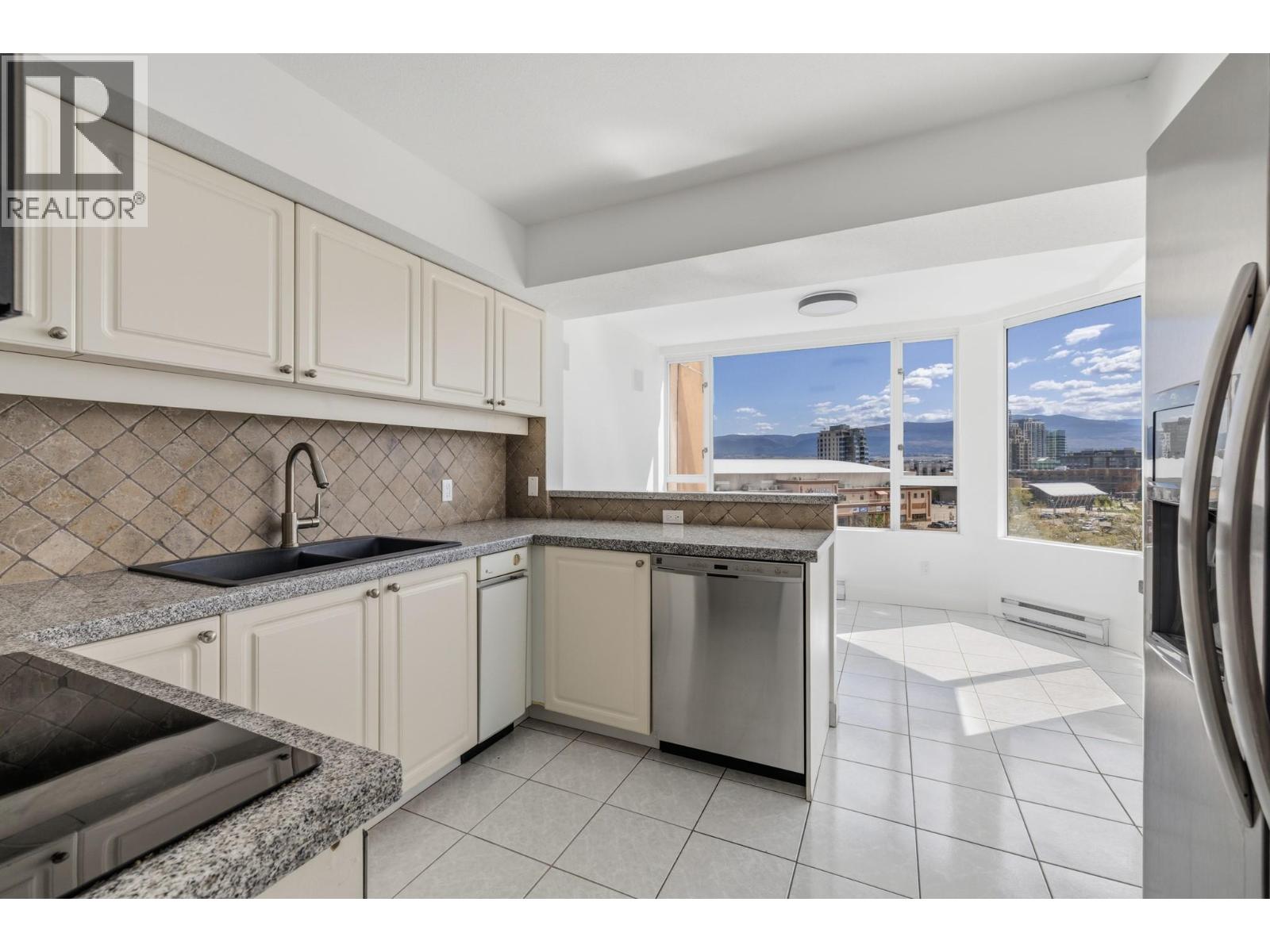 701 1160 Sunset Drive, Kelowna