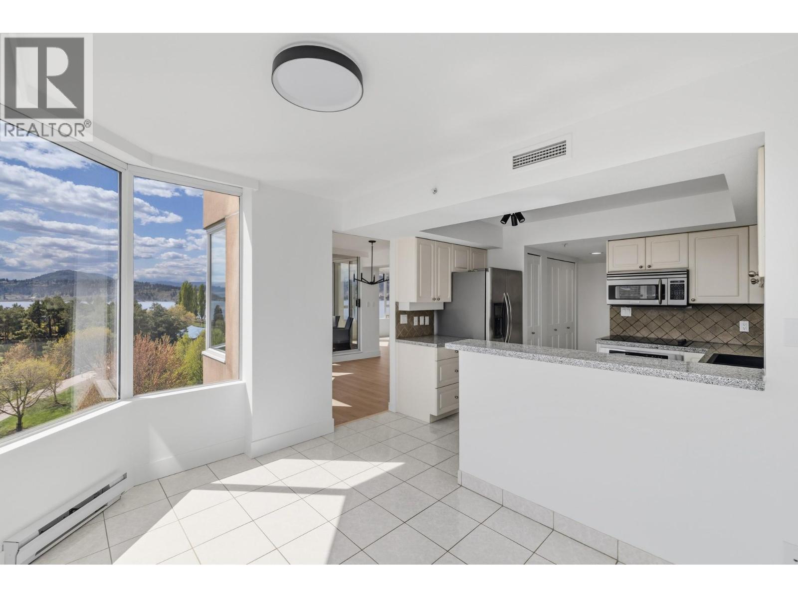 701 1160 Sunset Drive, Kelowna