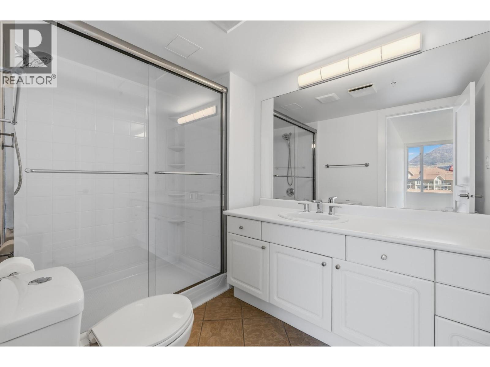701 1160 Sunset Drive, Kelowna