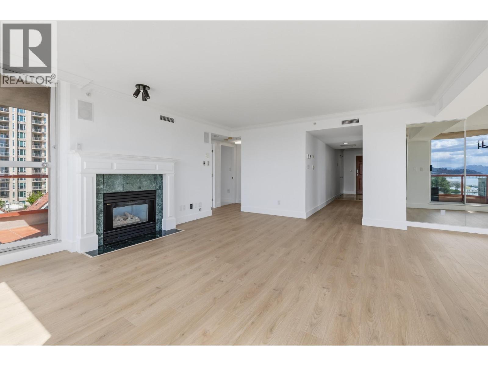 701 1160 Sunset Drive, Kelowna