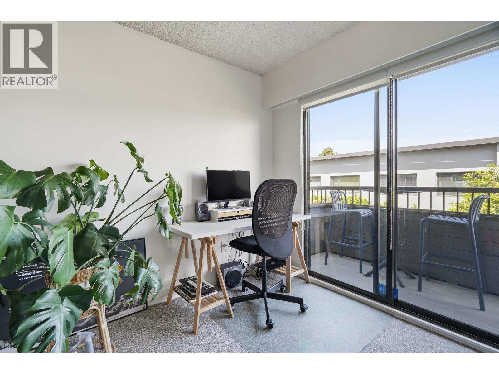 305 2475 YORK AVENUE, Vancouver — photo 3