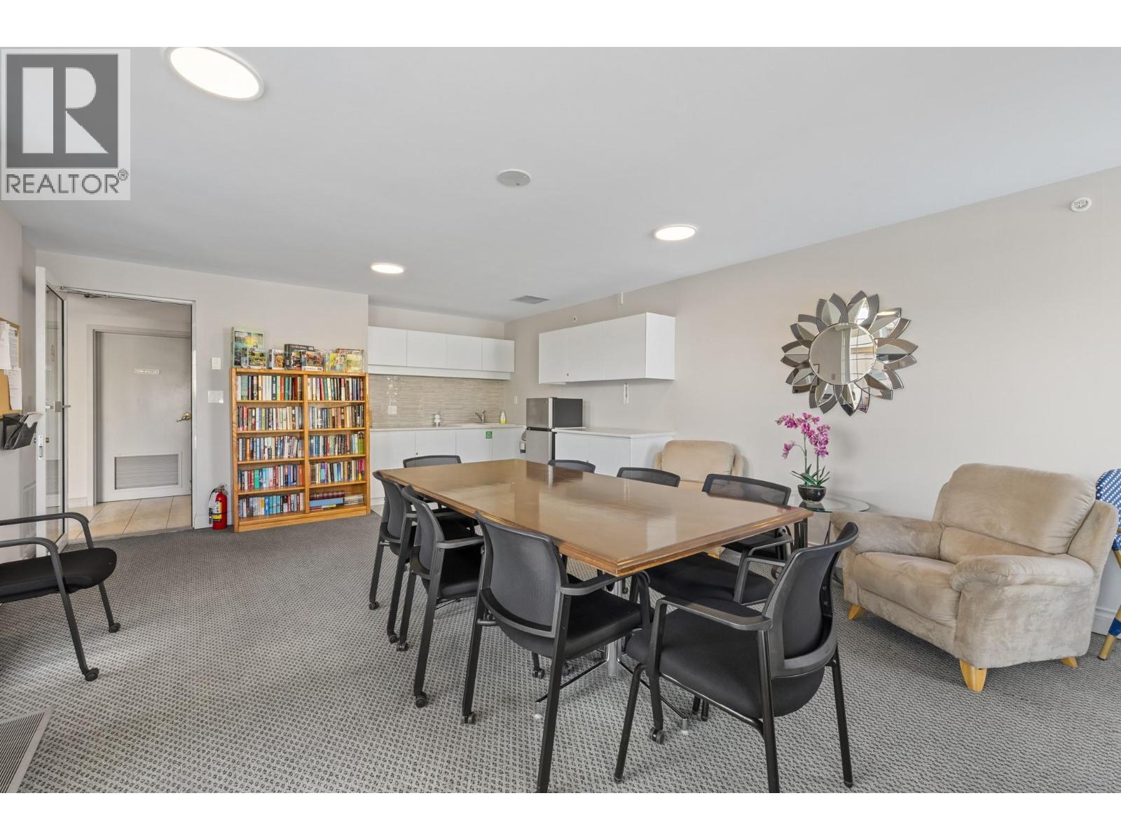 701 1160 Sunset Drive, Kelowna