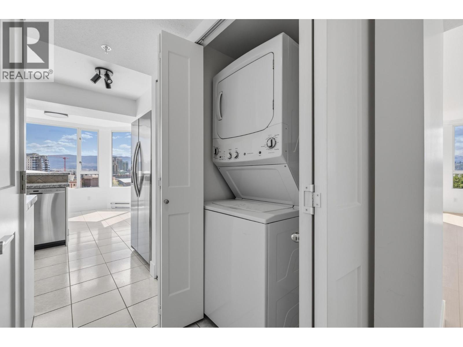 701 1160 Sunset Drive, Kelowna