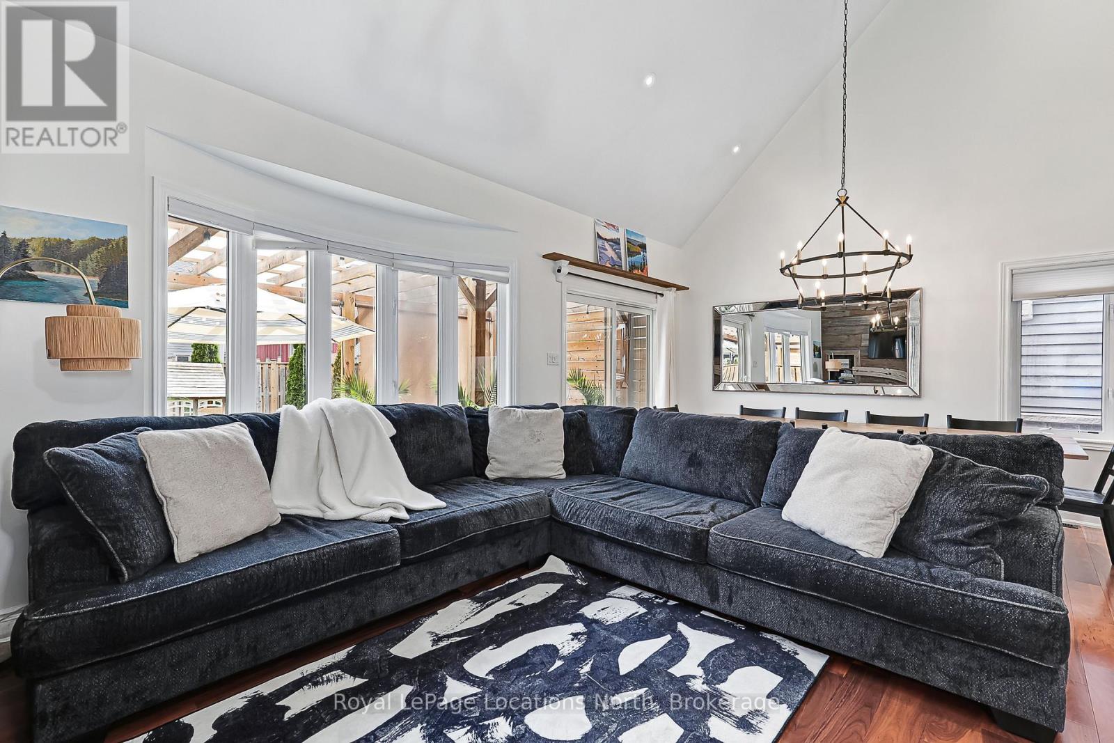 50 HUGHES STREET - 11