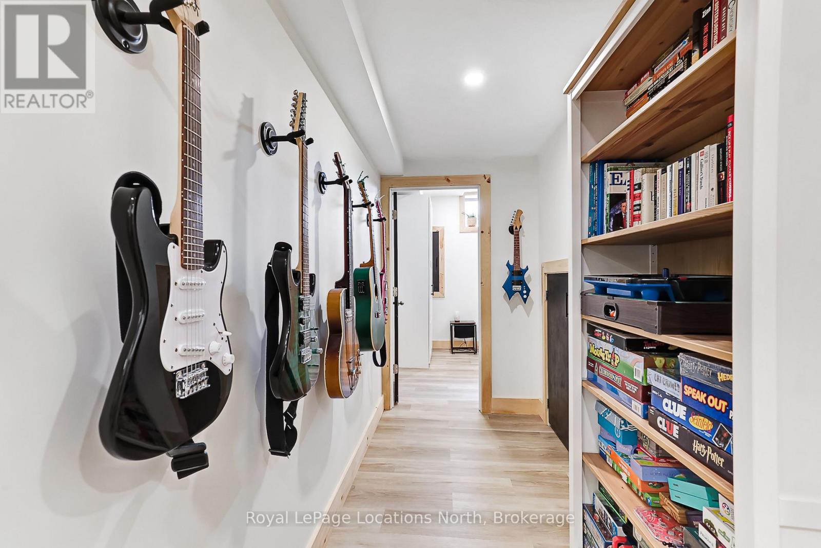 50 HUGHES STREET - 31
