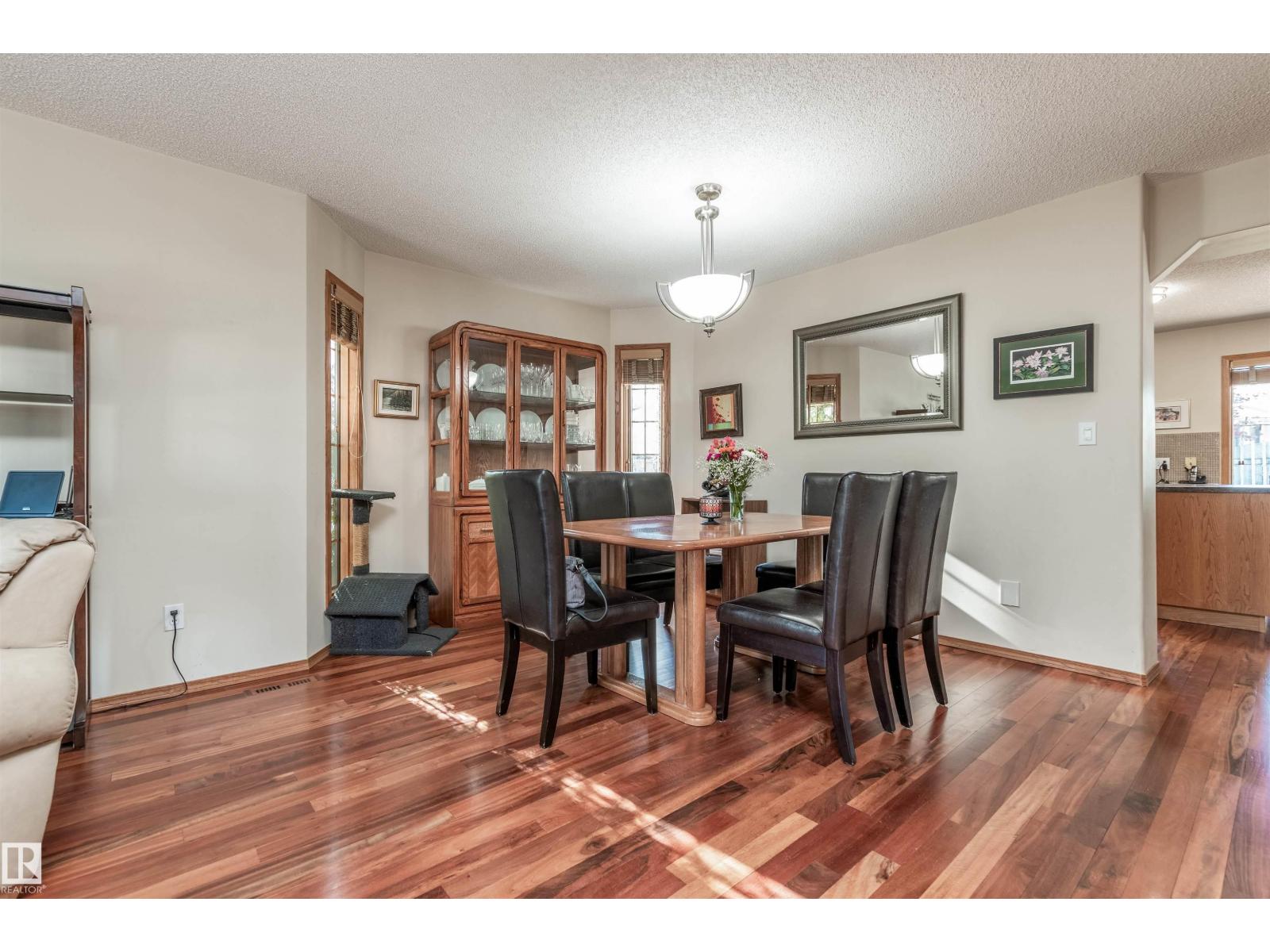 5204 190 ST NW - 8